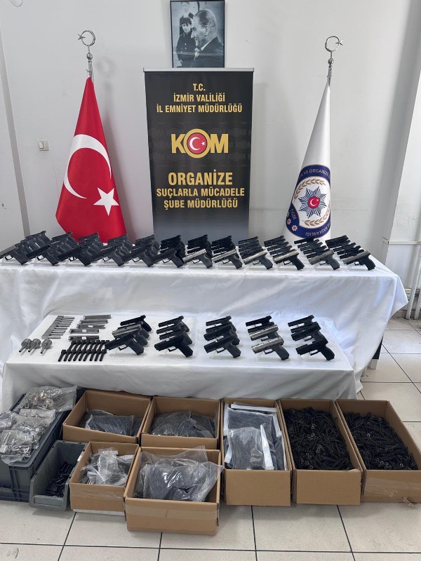 İzmir Merkezli Dev Operasyon! Silah Üretip Çetelere Satan Şebekeye Darbe!